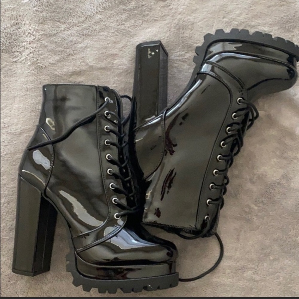 Black Boots